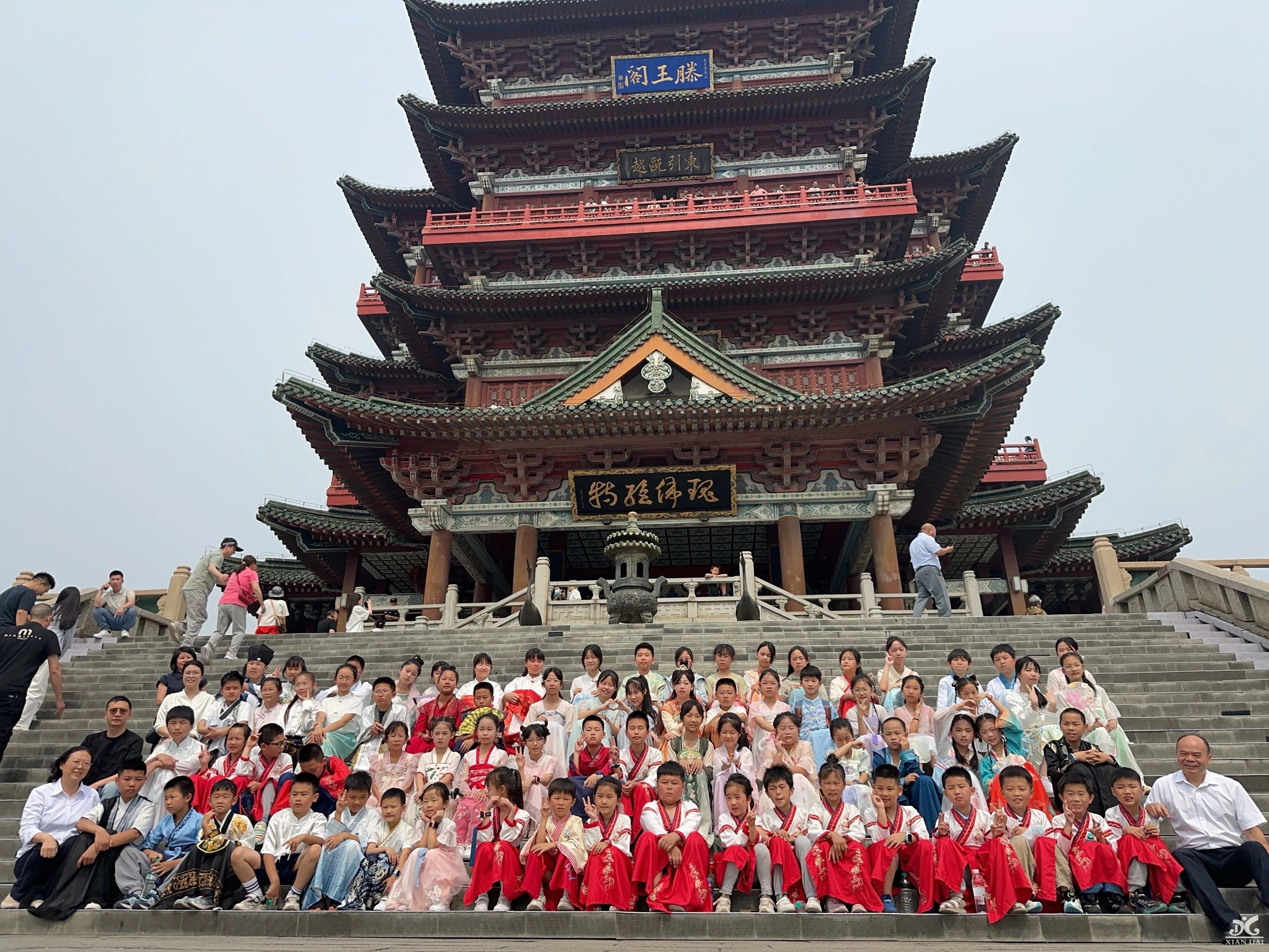 古韵悠悠，童声琅琅 | 南昌现代外国语学校小学部百人诵读《滕王阁序》完美收官